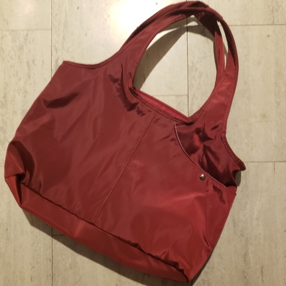 pierrebuy capacity shoulder bag